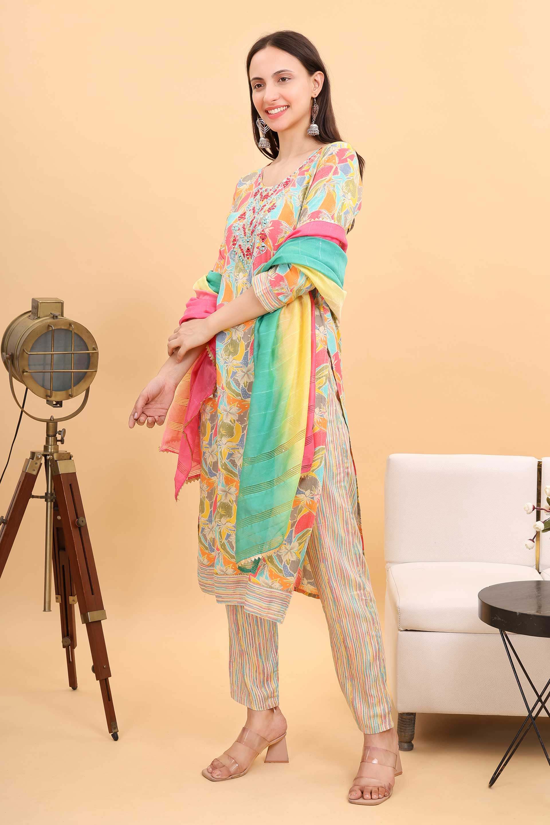 Reyon Printed Suit With Pant Image